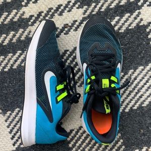 Boys Nike Tennis Shoes